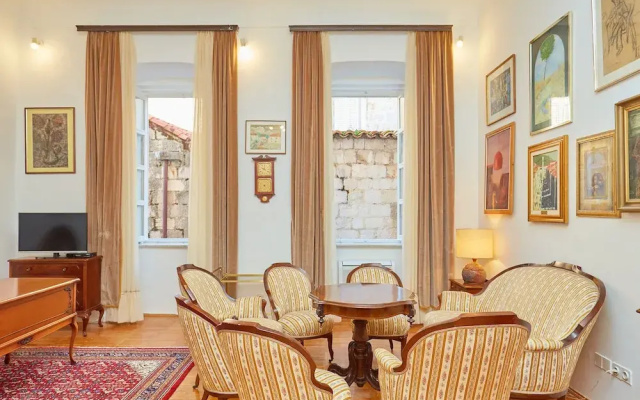 Apartment Misir