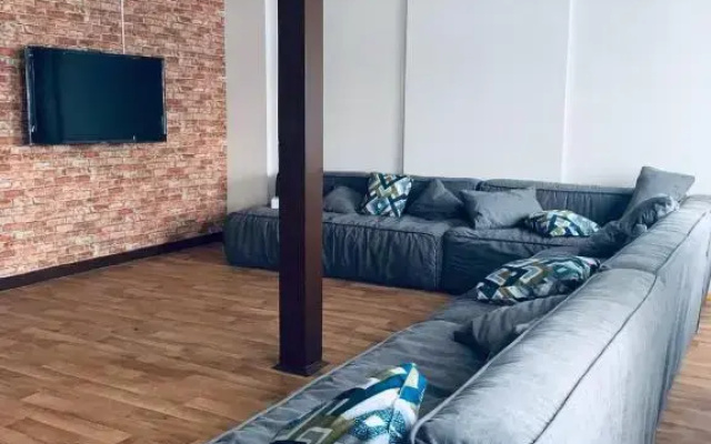 Loft Hostel 102