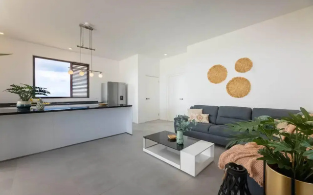 La Perla Chic Panoramic Designer Villa