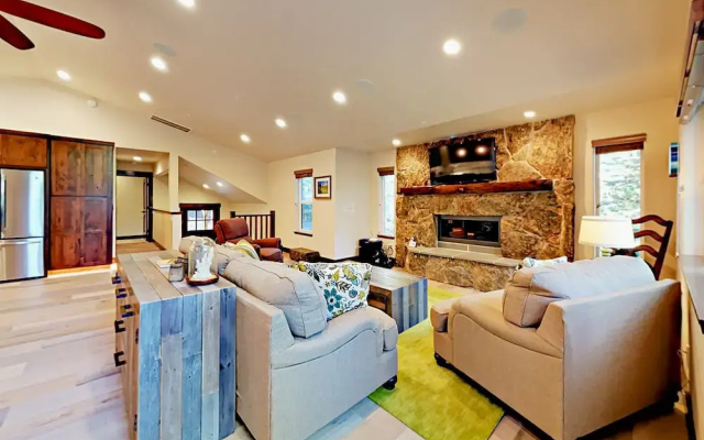 1183 Prospector Trl Home