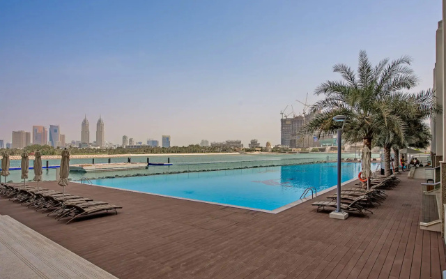 Stunning 1 Bedroom Sea View on the Palm