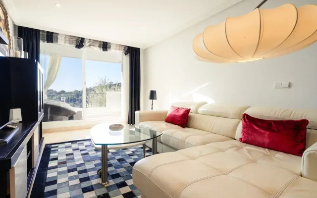 Beautiful Apartment With View