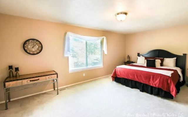 West Boise Family Stunner!