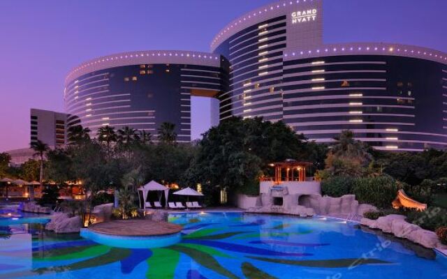 Отель Grand Hyatt Residence вид на фасад