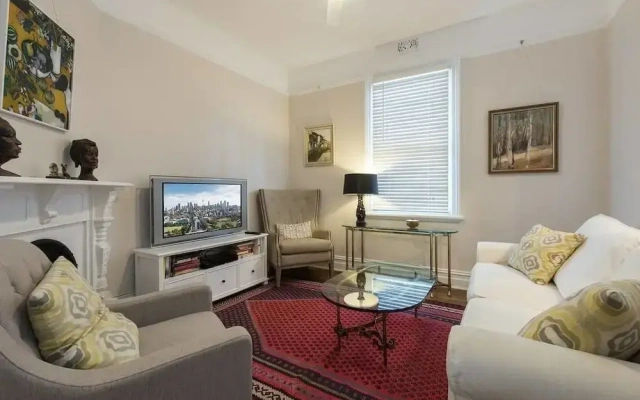 ED24 Renovated Terrace House Moments to Train