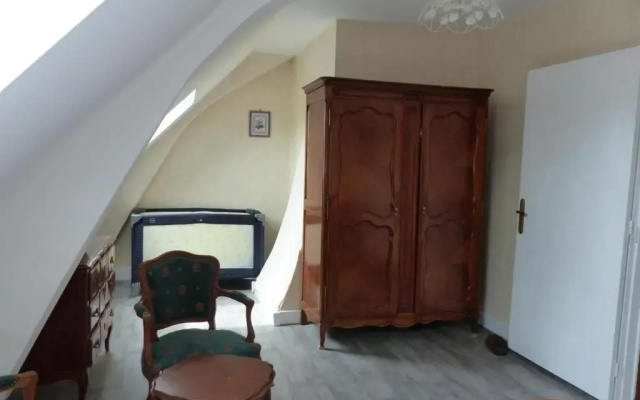 Gîte Dompierre-sur-Besbre, 4 pièces, 6 personnes - FR-1-489-112