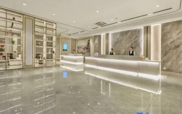 Vienna 3 Best Hotel (Kaizhou District Pingqiao Jinke)