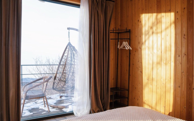 Almahouse Secluded Mountain Cabins (Алмахаус Секлудед Маунтинс Кабинс)