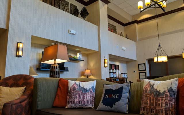Hampton Inn & Suites Cincinnati-Union Center