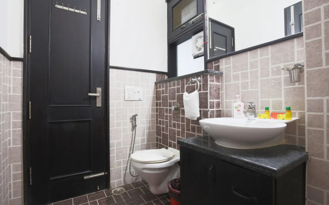 FabHotel Exotica Noida Expressway