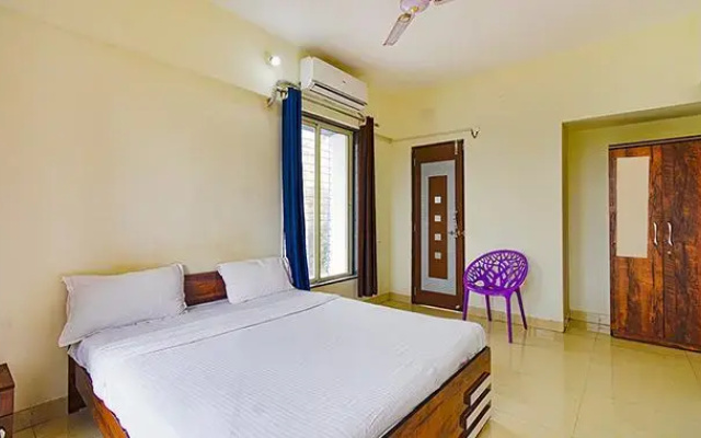 Fab Hotel Golden Leaf