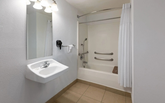Super 8 by Wyndham Tucson/Grant Road Area AZ