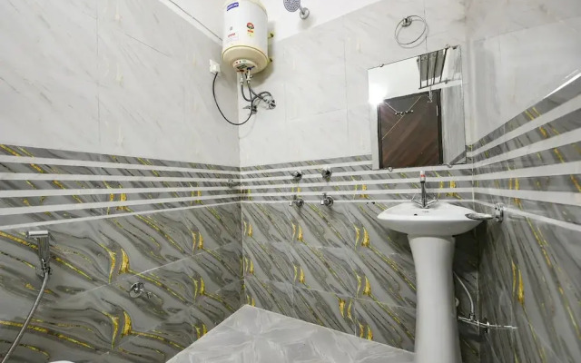 Fabhotel Silver Stone