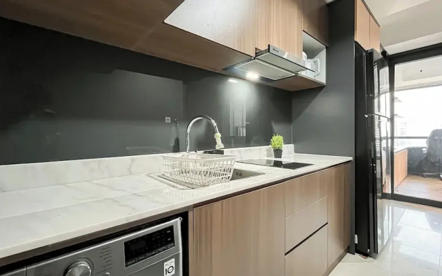 Urban Industrial Touch 1Br Apartment At The Smith Alam Sutera