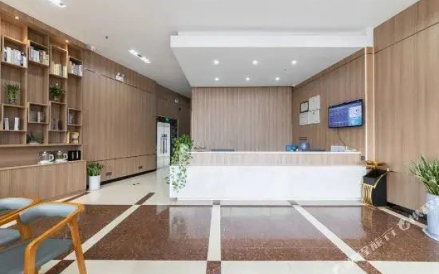 Longyan Sky Fashion Hotel