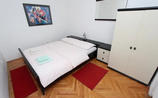 Apartments Lora