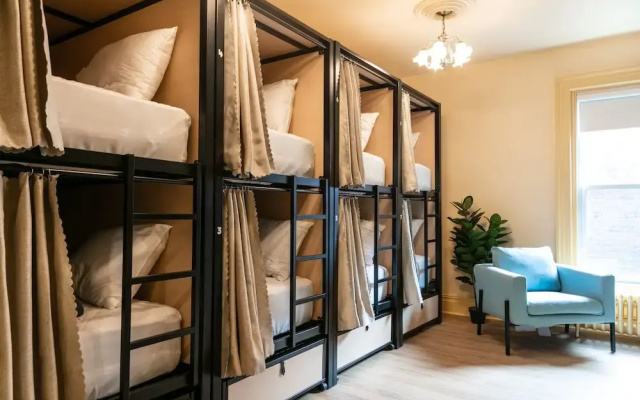 QBEDS Hostel