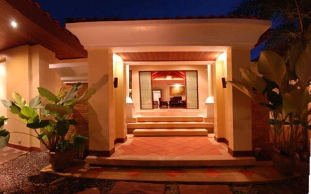Отель Les Palmares Villas вид на фасад