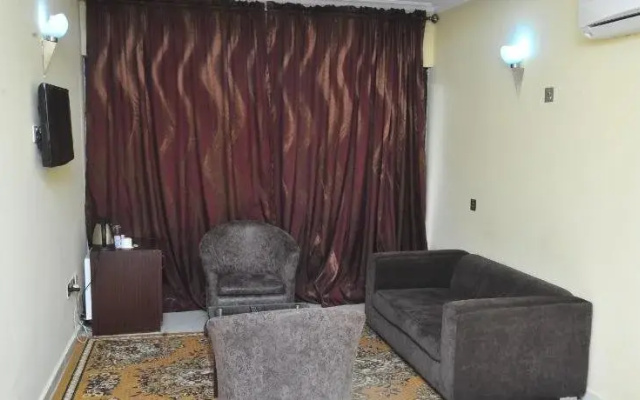 Peemos Place Warri