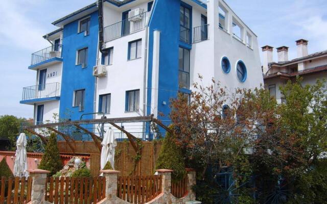 Andi Hotel вид на фасад