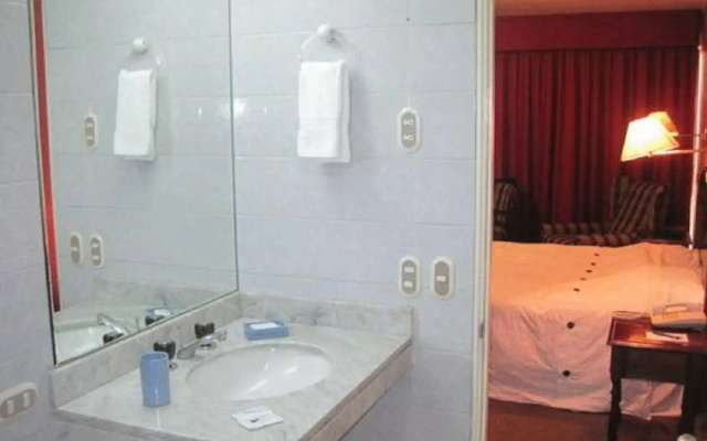 Suites Plaza Las Flores