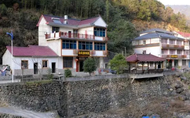 Tonglu Chunshenglou Homestay