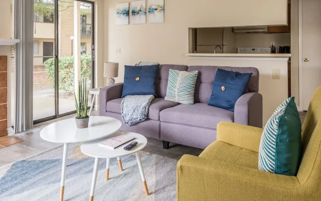 2 BR Apt in Windy Hill near beach by Frontdesk