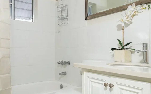 Pines Serenity Suites in Kingston 6