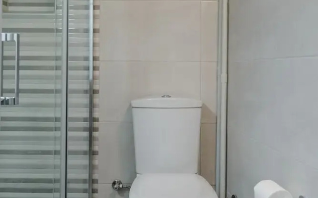 UPSTREET Urban 2BD Apartment in Koukaki