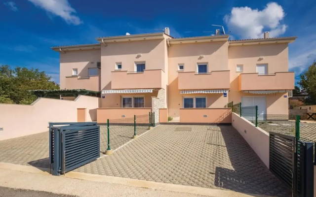Awesome Home in Brzac With Wifi and 2 Bedrooms