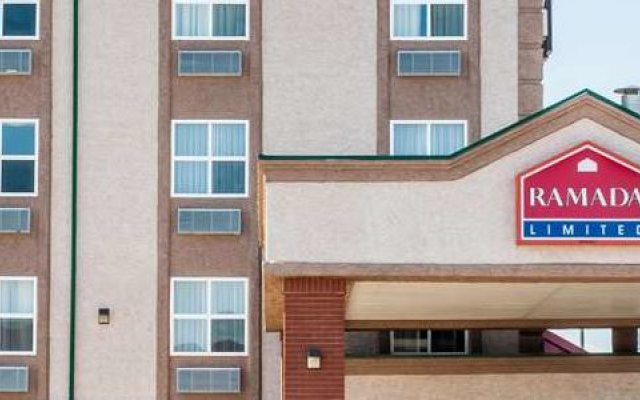 Отель Ramada by Wyndham Sherwood Park Канада, Эдмонтон - отзывы, цены и фото номеров - забронировать отель Ramada by Wyndham Sherwood Park онлайн вид на фасад