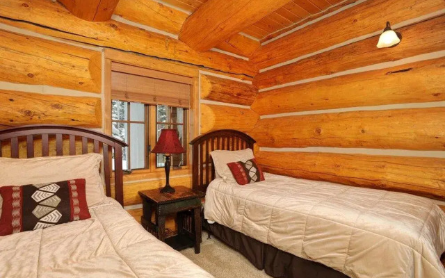 Paradise Meadow Lodge