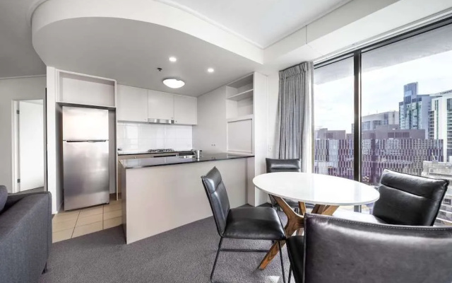 Oaks Brisbane on Felix Suites