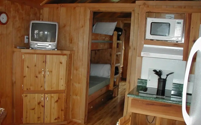 Edgewater Motel