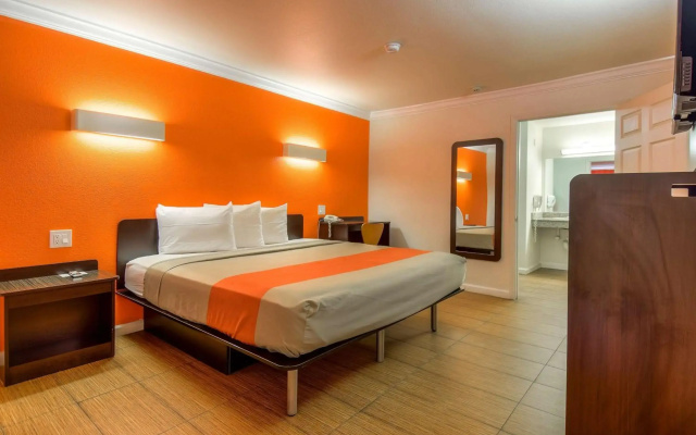Motel 6 Menifee, CA