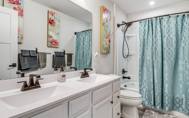 Bright Plainfield Home ~ 14 Mi to Indianapolis!