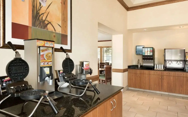 Country Inn & Suites by Radisson, Chanhassen, MN