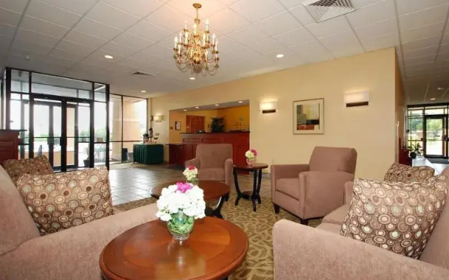Quality Inn & Suites Conference Center Wilkes Barre