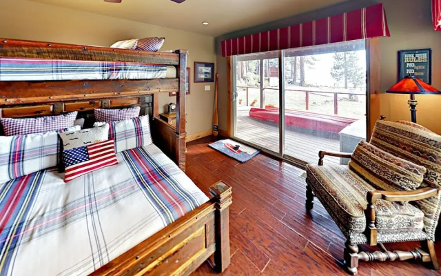 Lakefront 4BR Kings Beach Condo by RedAwning