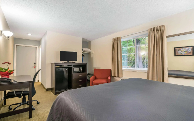 Rodeway Inn Lake George Outlets
