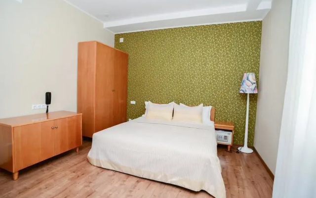 Urban Luxe Hotel