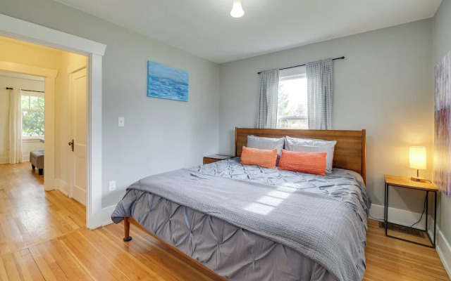 Charming Tacoma Vacation Home w/ Fenced Yard