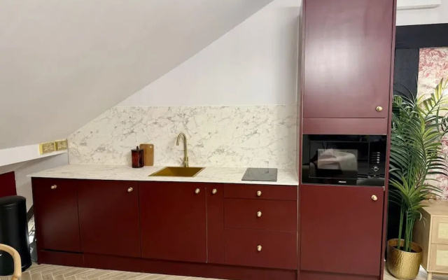 2 Boutique Apts Parisian Gold Bath BHM