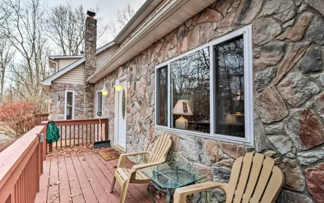 Game Room & Lake Access: Albrightsville Home!
