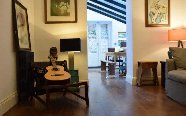 Modern 2 Bedroom Apartment In West Kensington