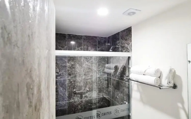 Sr Suites