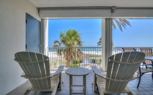 Pelican Pointe 202