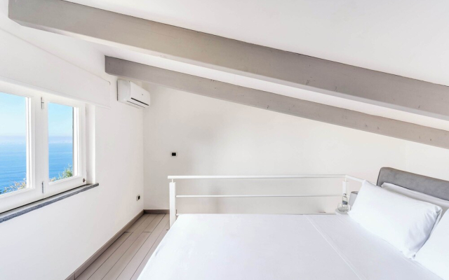 Giulia 1 Villa Apartment Shared Pool Sea Views