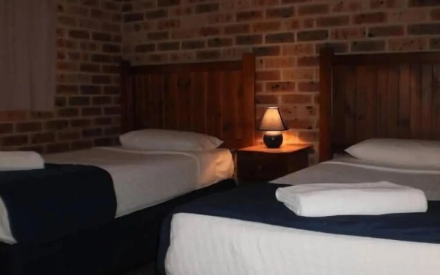 Lake Haven Motor Inn