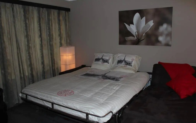 Hydro Palace - Stylish Charming Apartment With s